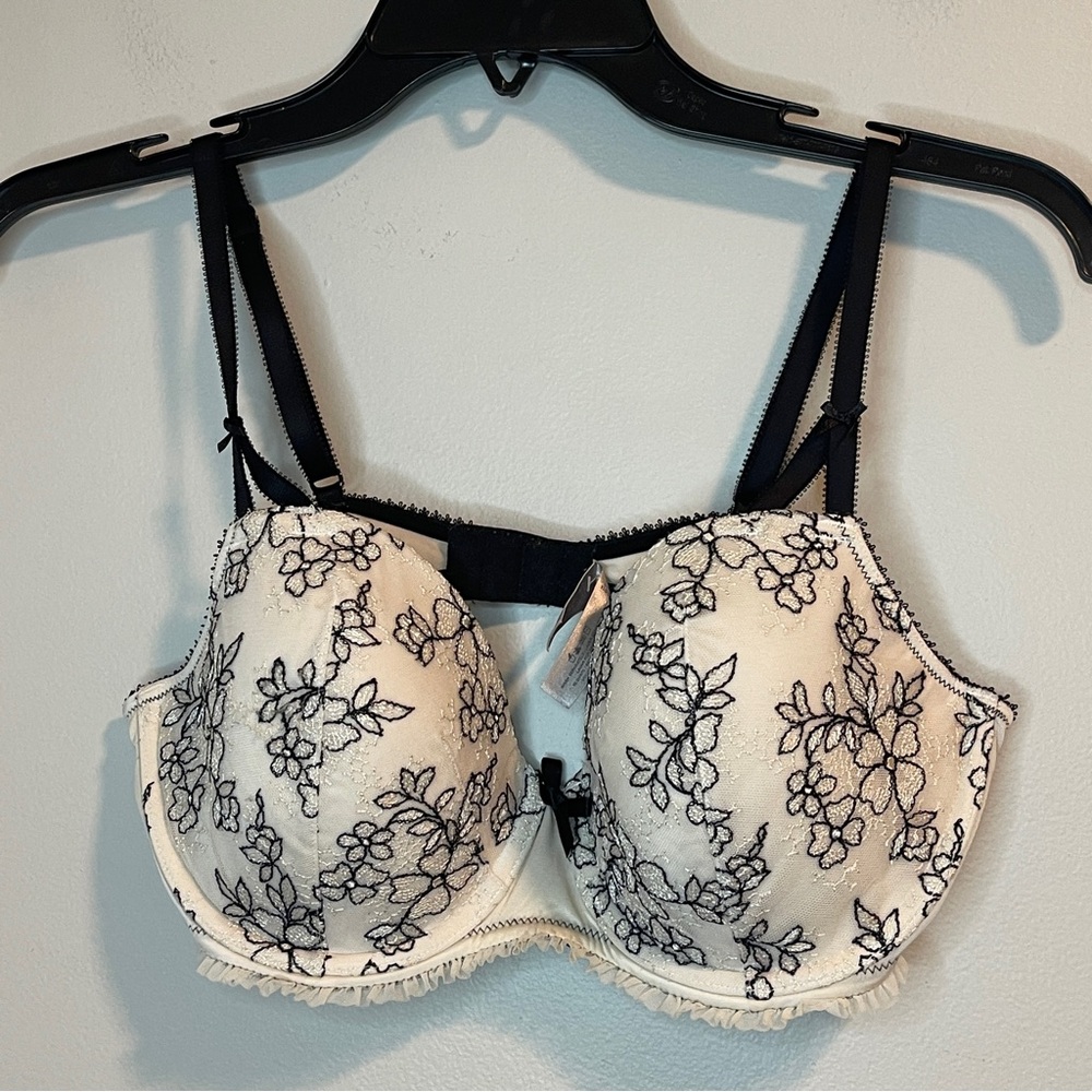 Victoria's Secret Dream Angels Lined Demi Black and Cream Floral Bra